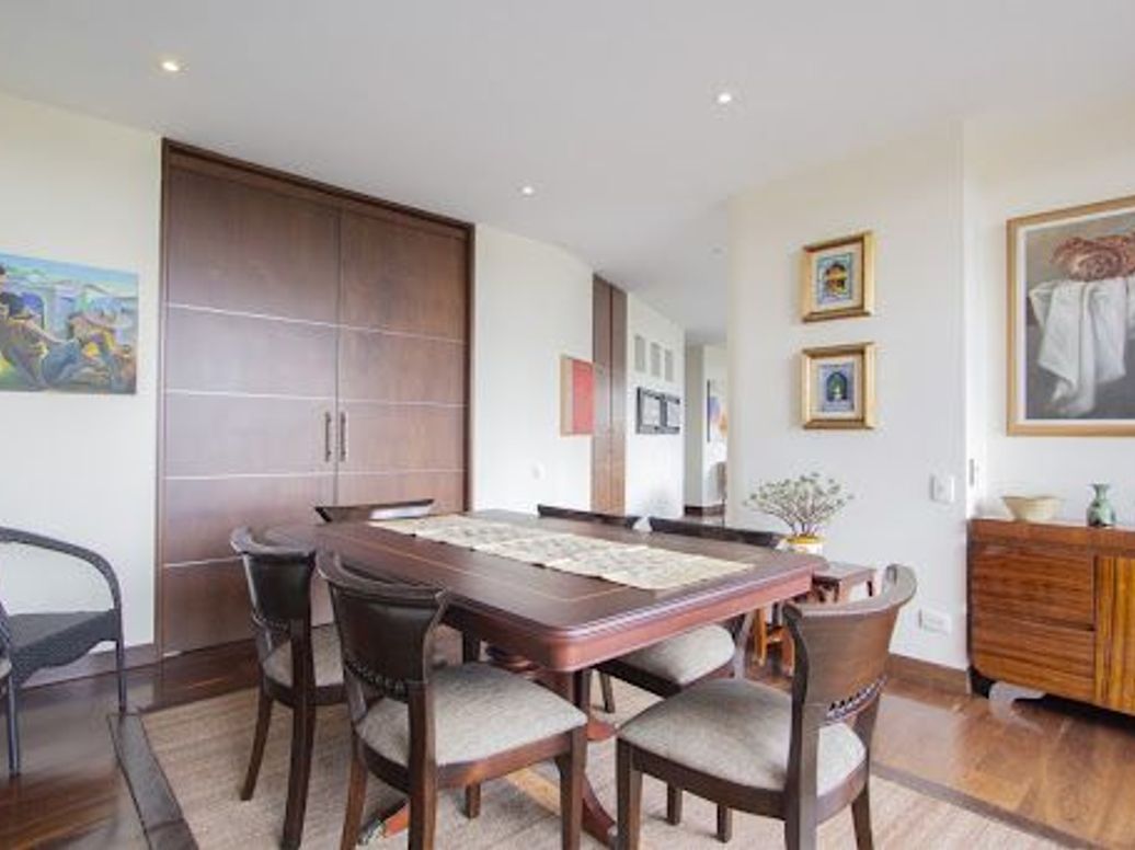 Apartamento de 2 alcobas en venta en Chico Oriental, Bogotá, 191 m² · foto 10 de 20