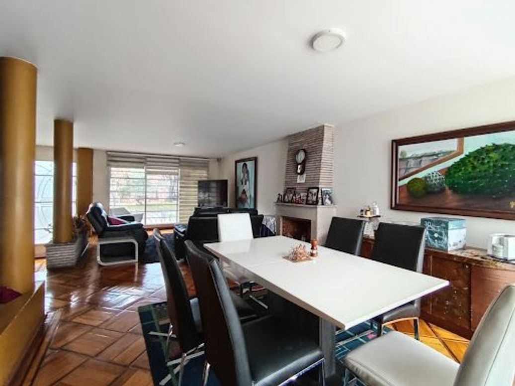 Casa de 4 alcobas en venta en La Soledad, Bogotá, 259 m² · foto 6 de 20