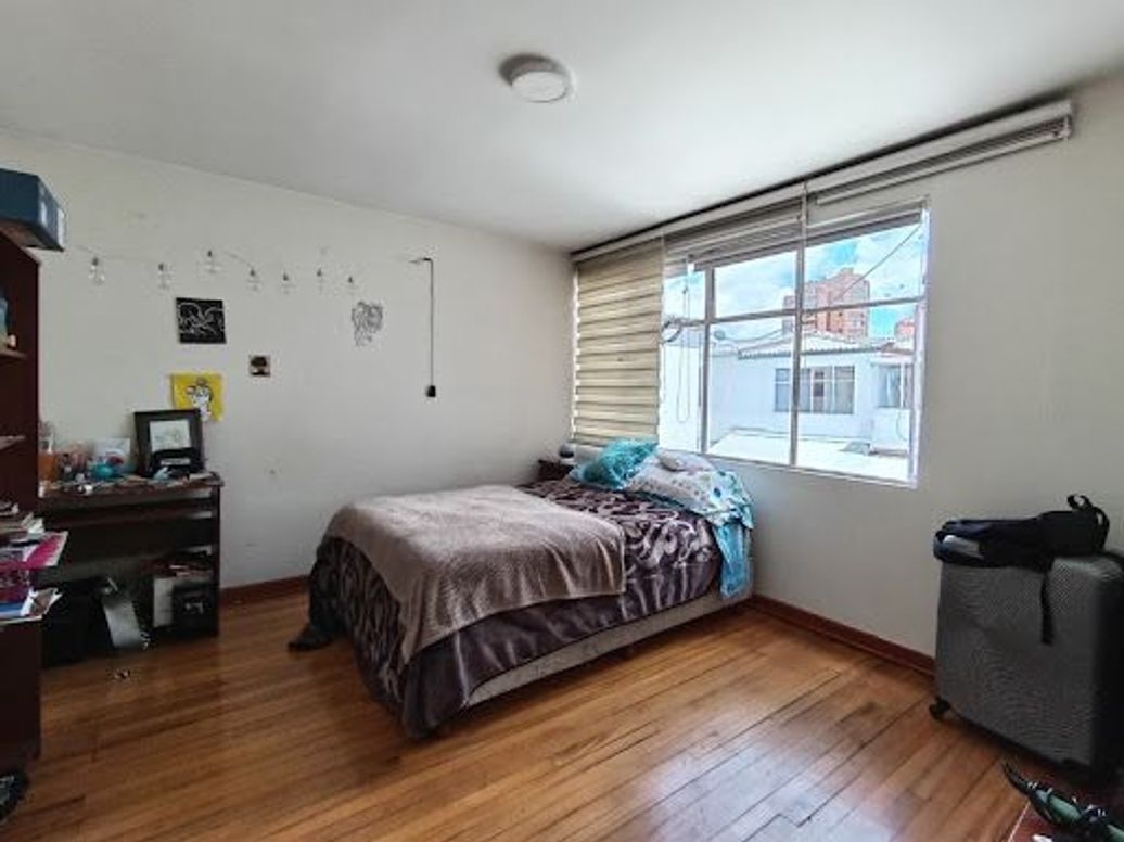 Casa de 4 alcobas en venta en La Soledad, Bogotá, 259 m² · foto 10 de 20