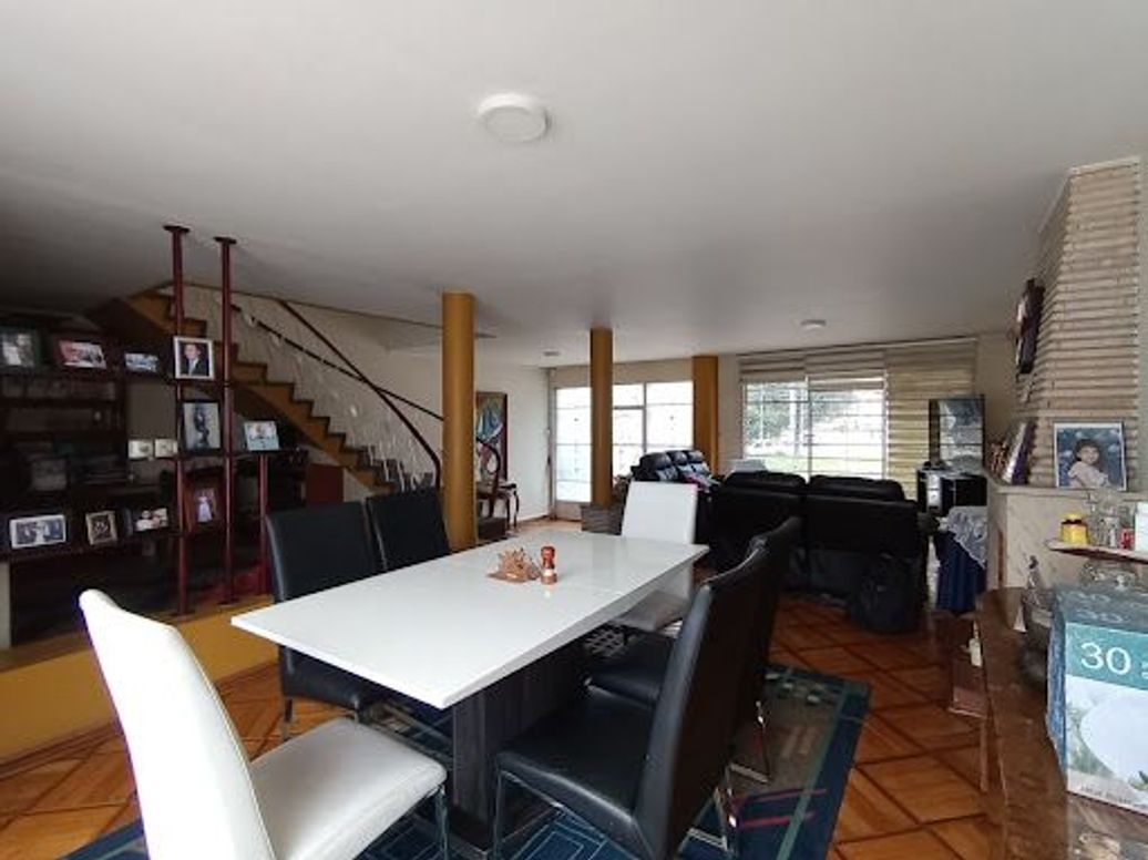 Casa de 4 alcobas en venta en La Soledad, Bogotá, 259 m² · foto 7 de 20