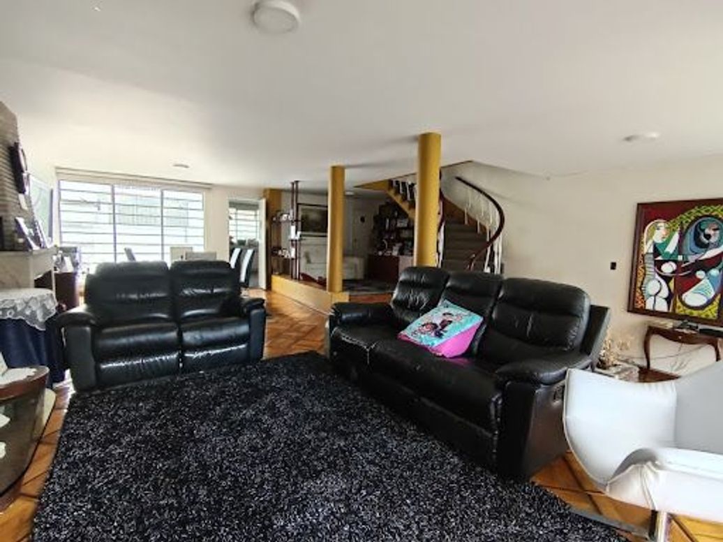 Casa de 4 alcobas en venta en La Soledad, Bogotá, 259 m² · foto 5 de 20