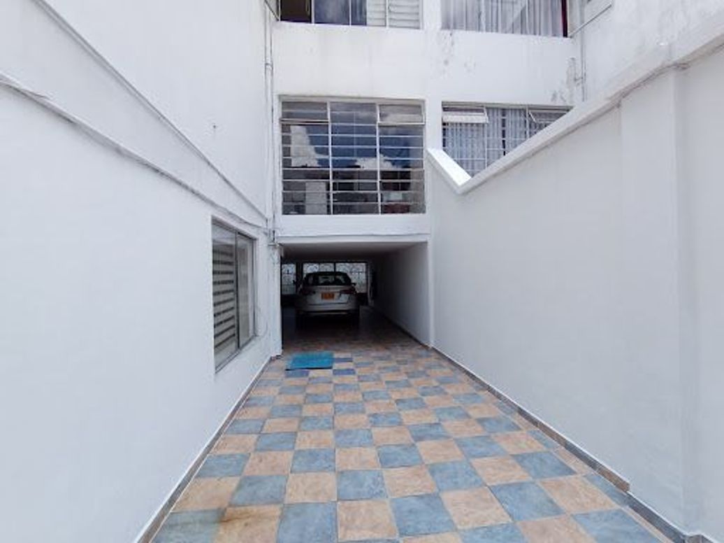 Casa de 4 alcobas en venta en La Soledad, Bogotá, 259 m² · foto 19 de 20