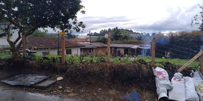 Terreno en venta en Rionegro

¡Excelente oportunidad de inversión! Se vende terreno de 400 m2 ubicado en el Municipio de Rionegro. 

El lote se encuentra en una zona comercial, ideal para construir. Está cerca de colegios, a 3 minutos del aeropuerto.

La topografía es plana, lo que facilita el proceso de construcción. 

Para mayor información y agendar una visita, comunicarse al teléfono 604 342 22 20 o al WhatsApp 324 382 9545 .

¡No lo piense más y adquiera ya su terreno en Rionegro!