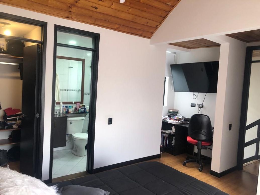 Apartamento de 5 alcobas en venta en Cjr Sendero Real De Hayuelos, Bogotá, 103 m² · foto 12 de 20