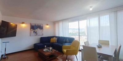 [ARR] ID HOUM: 136242

Entérate de todos los beneficios al arrendar con nosotros:
    • Asistencia e intermediación con el propietario
    • Firma tu contrato online
    • Arrienda sin burocracia, sin papeleos ni notarías

Departamento en arriendo, ubicado en el barrio Prados de la Sabana, con una superficie construida de 110.00 m² y superficie total de 110.00  m². 

Sus principales características son:

    • No amoblado
    • 3 dormitorios
    • 3 baños
    • Admite mascotas
    • 2 parqueaderos
    • Piso 13
    • Año de construcción: 2014
    • Cuarto de lavado
    • Bodega
            
Además, el inmueble cuenta con las siguientes amenidades:

    • Salón de eventos
    • Vigilancia 24 hrs
    • Ascensor
    • Zona de juegos
    • Gimnasio

Si arriendas con nosotros, te brindamos asesoría personalizada durante todo el proceso.

Requisitos para arrendar con nosotros:

    • Arrienda sin codeudor*, fácil, rápido y seguro
    • Demuestra un ingreso mensual neto de al menos 2.5 veces el valor del arriendo (los ingresos mensuales se pueden complementar por las personas que vivirán en este inmueble)
    • Completa tu información básica y mándanos tus extractos bancarios o documentos que demuestren tus ingresos
    • No debes tener reportes negativos en centrales de crédito
        

IMPORTANTE:

    • Te invitamos a agendar una visita a esta propiedad
    • Si tienes alguna duda por favor puedes solicitar más información desde los portales como también contactarte directamente con nosotros
    
Más que una inmobiliaria, somos Houm.
*Aplican T&C