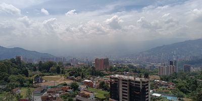 Apartamento con excelentes acabados , 2 habitaciones 2 baños cocina integral,piso en cerámica , unidad cerrada.