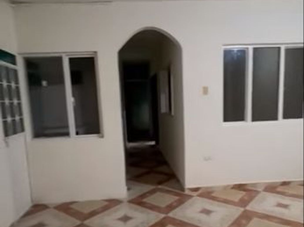 Casa de 9 alcobas en venta en Primavera, Bogotá, 216 m² · foto 2 de 20