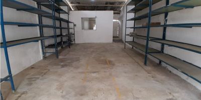 BODEGA EN ARRIENDO - BELLAVISTA

SE ARRIENDA BODEGA CON AMPLIOS ESPACIOS DE OFICINAS, CERCA A MAMONAL, BUEN ACCESO. EXCELENTE UBICACION , CUENTA CON 3 BAÑOS , AMPLIO BODEGAJE.

CODIGO WASI 7609433
