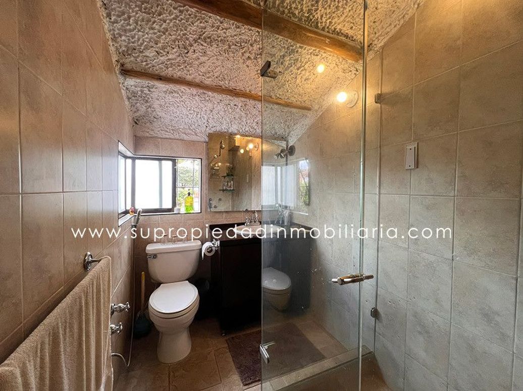 Casa de 5 alcobas en venta en Pasadena, Bogotá, 300 m² · foto 17 de 20