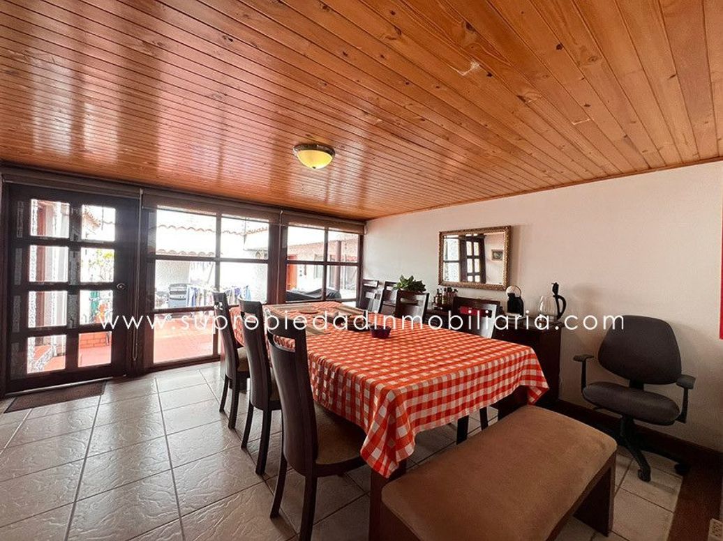 Casa de 5 alcobas en venta en Pasadena, Bogotá, 300 m² · foto 8 de 20