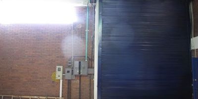 Bodega disponible para arriendo en Bogotá, ubicada en el consolidado barrio Estación Central, Cundinamarca. Esta espaciosa propiedad de 1460 m² de área construida y privada es ideal para empresas que buscan un espacio funcional en una zona industrial. Cuenta con 2 baños y se adapta a múltiples usos. Su ubicación estratégica facilita la logística y el acceso. Con 47 años de antigüedad, el inmueble ofrece una infraestructura probada para sus operaciones. Canon de arriendo: $29,000,000. Si busca una bodega en Bogotá con gran área y excelente ubicación industrial, le invitamos a conocer más detalles. Contacte para ver opciones de WhatsApp, solicitar contacto o ver teléfonos.