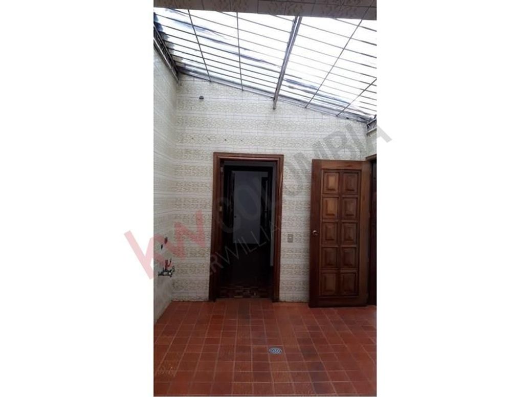 Casa de 4 alcobas en venta en Nueva Autopista, Bogotá, 274 m² · foto 9 de 13