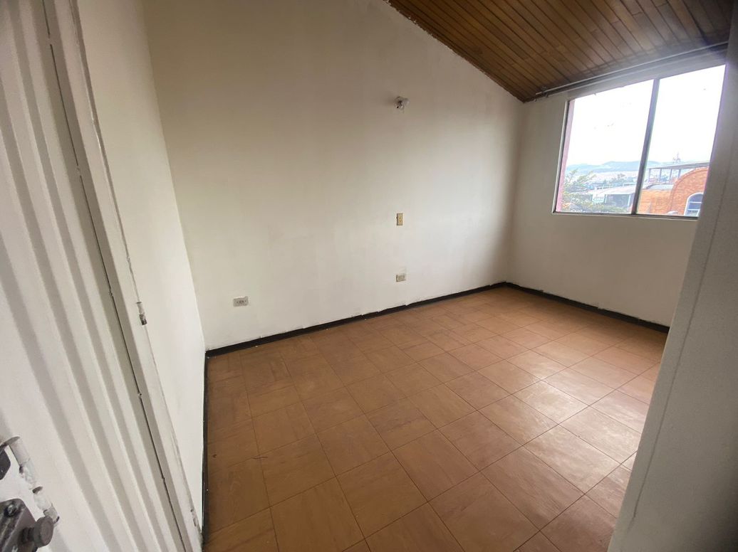 Apartamento de 2 alcobas en venta en Techo, Bogotá, 40 m² · foto 2 de 10