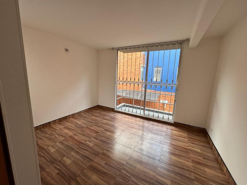 Casa de 3 alcobas en arriendo en Cjr Quintas De Aranjuez Primera Etapa, Bogotá, 99 m² · foto 9 de 14