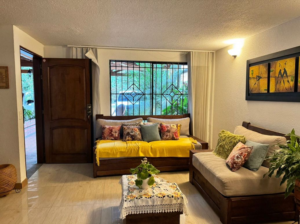 Casa en Arriendo o venta en El Dorado, Comuna 7, Envigado en El Dorado