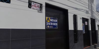 Se arrienda local ubicado en el sector de mecánica automotriz por vía principal cuenta con 1 baños y servicios públicos de agua y luz fácil tramite