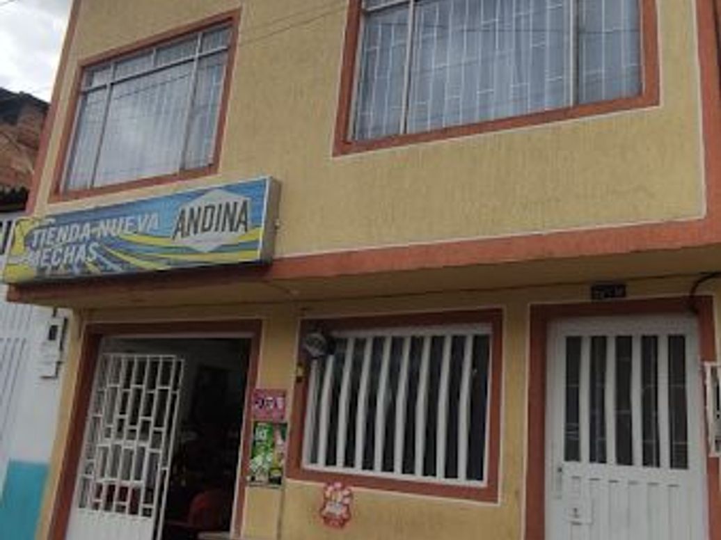 Casa de 5 alcobas en venta en Class, Bogotá, 160 m² · foto 2 de 20