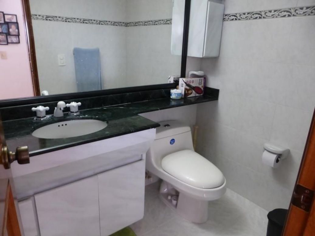 Apartamento de 3 alcobas en venta en Santa Barbara Central, Bogotá, 132 m² · foto 18 de 20
