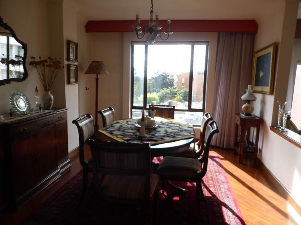 Apartamento de 3 alcobas en venta en Santa Barbara Central, Bogotá, 132 m² · foto 9 de 20