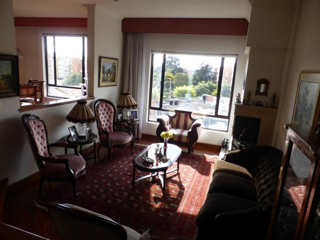 Apartamento de 3 alcobas en venta en Santa Barbara Central, Bogotá, 132 m² · foto 7 de 20