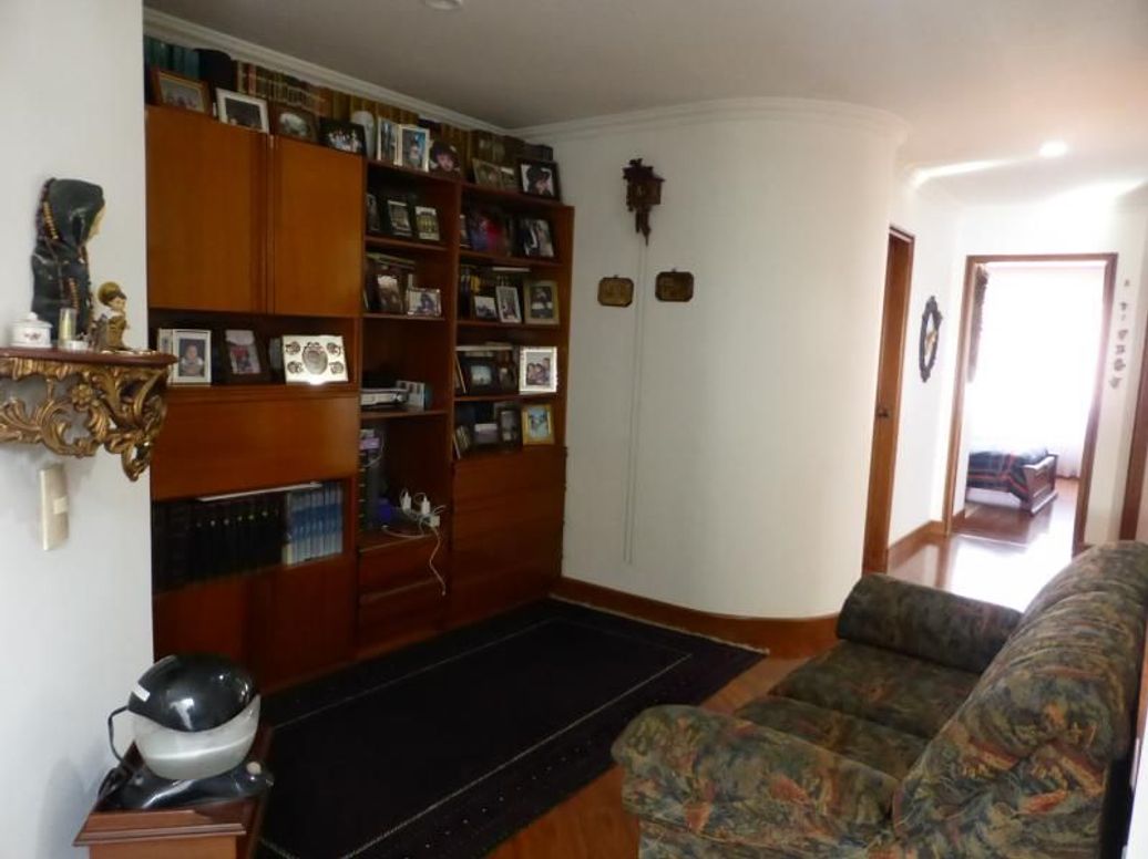 Apartamento de 3 alcobas en venta en Santa Barbara Central, Bogotá, 132 m² · foto 14 de 20