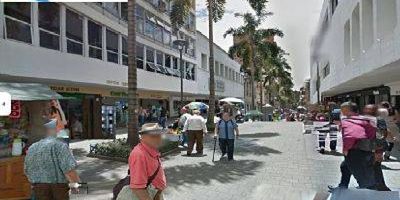 Local de 35 metros de área construida, un baño enchapado, piso cerámica, sexto piso, Aire acondicionado. en centro comercial