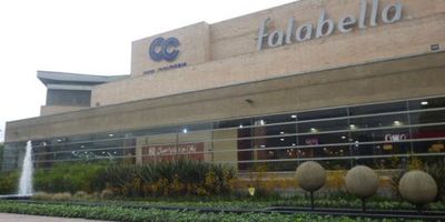 Local ubicado en zona de comidas Centro Comercial amplio, un solo ambiente, la zona es bastante concurrida, ideal para marcas con gran proyección y crecimiento.