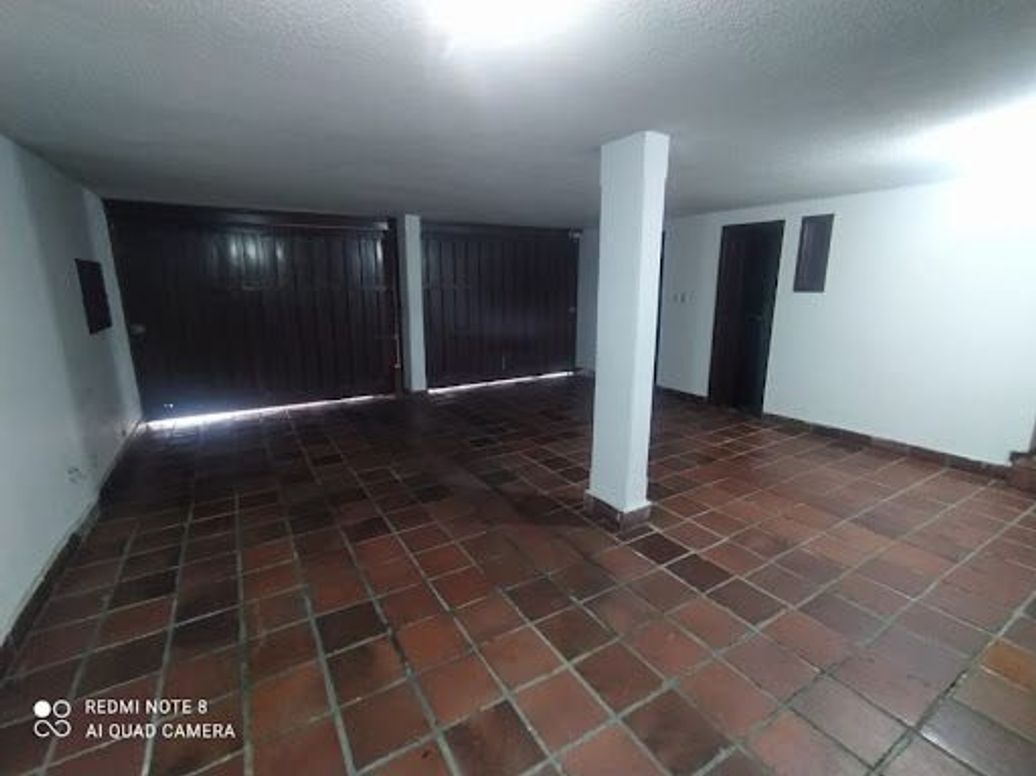 Casa de 3 alcobas en venta en Santa Barbara, Bogotá, 220 m² · foto 19 de 20