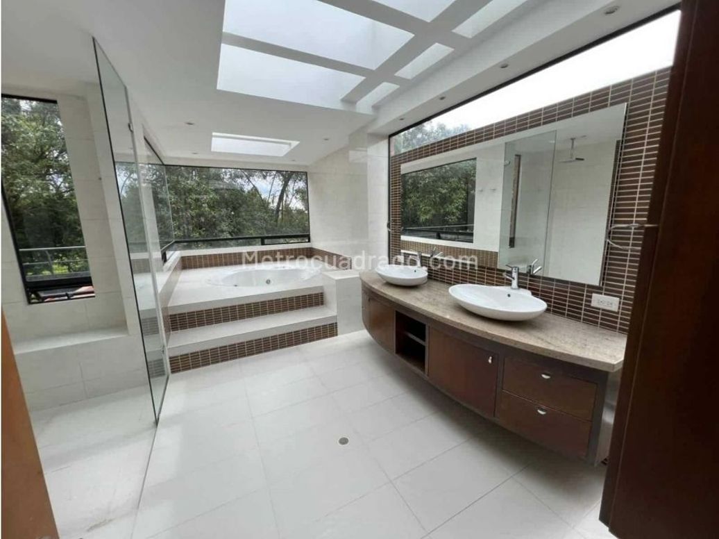 Casa de 4 alcobas en venta en Guaymaral, Bogotá, 513 m² · foto 7 de 17