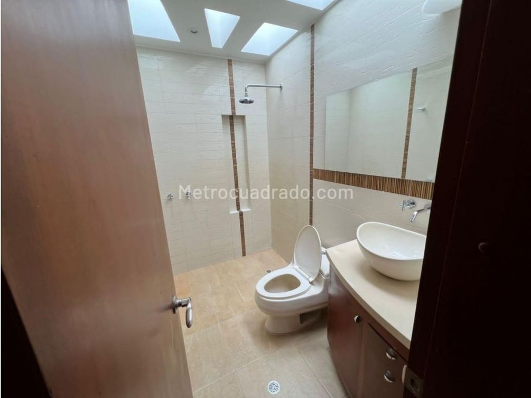 Casa de 4 alcobas en venta en Guaymaral, Bogotá, 513 m² · foto 8 de 17