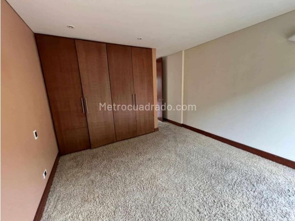 Casa de 4 alcobas en venta en Guaymaral, Bogotá, 513 m² · foto 9 de 17