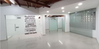 Alquiler Local en palermo, manizales amplio e iluminado cuenta con 3 baños, patio/zona de ropas, cocina sencilla, alcoba pequeña, piso en general en porcelanato y zona de parqueo. Area costruida Aprox 170mts2

1Nivel: 2 piso: 3 salones independientes, baño de hombres y mujeres, cocina sencilla, zona de ropas y un salon amplio de 70mts2 Aprox.

2Nivel: 1 Hbaitacion/espacio amplio y 1 baño.

 
