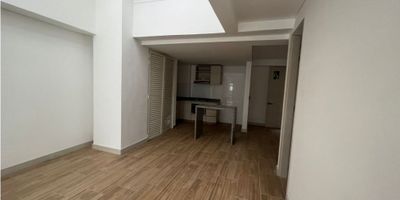 Se vende espectacular apartaestudio para estrenar en Chipre. Consta de 1 habitaciones, 1 baños, salacomedor, cocina integral, pisos en ceramica, zona de ropas, muy iluminada y con excelentes acabados. Con excelente ubicacion en zona muy segura y tiene facil acceso a transporte publico.
