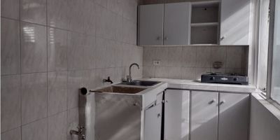 Venta Apartamento en Palermo Manizales, consta de 5 alcobas, 5 closet,  2 baños, sala-comedor, 2 cocinas sencillas, zona de ropas, gas, piso en general en ceramica y piso en las alcobas de madera y garaje cubierto. Area construida 70mts2
