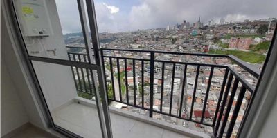 ¡Gran Oportunidad! Apartamento Nuevo en la Parte Baja de Cervantes, Manizales ??

Descripción:

Te presentamos este maravilloso apartamento nuevo en venta, ubicado en la tranquila zona baja de Cervantes en Manizales. Con acabados de alta calidad y una vista espectacular, esta propiedad ofrece el equilibrio perfecto entre comodidad y tranquilidad.

Características Principales:


 Ubicación: Parte Baja de Cervantes, Manizales
 Área Construida: 54m2
 Alcobas: 3
 Baños: 2
 Closets: 3
 Cocina: Semi integral
 Garaje: Cubierto


Detalles del Interior:


 Amplia sala-comedor perfecta para el entretenimiento y la convivencia familiar.
 3 cómodas alcobas, cada una con su respectivo closet para mayor organización.
 2 baños completos para la comodidad de toda la familia.
 Cocina integral equipada con gas y calentador, ideal para preparar deliciosas comidas.
 Balcón con una vista espectacular, perfecto para disfrutar de momentos de relax.
 Zona de ropas y patio para realizar las labores domésticas de manera cómoda.
 Pisos en cerámica que ofrecen durabilidad y fácil mantenimiento.


Comodidades Adicionales:


 Conjunto cerrado que brinda seguridad y privacidad.
 Portería y garaje cubierto para la tranquilidad de los residentes.
 Ascensor para facilitar el acceso a los diferentes pisos.
 Salón social disponible para eventos y reuniones.
 Planta eléctrica y reserva de agua para mayor comodidad en casos de emergencia.


Detalles Adicionales:


 Puerta principal con chapa domótica para mayor seguridad.
 Sector muy tranquilo, perfecto para disfrutar de paz y armonía.


¡No pierdas la oportunidad de adquirir este hermoso apartamento nuevo y hacerlo tu nuevo hogar! 


 

Contáctanos para más información y agenda una visita. ??
