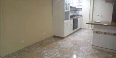 Venta Apartaestudio duplex en el centro manizales amplio e iluminado, Consta de 1 Alcoba, 1 closet, 1 Baño, estudio, Salacomedor, gas, cocina integral, zona de ropas y piso en porcelanato. Area construida 56mts2
