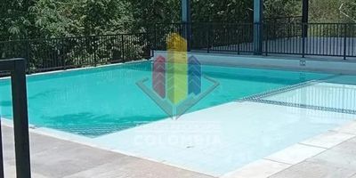 Lote en Club Residencial El Tesoro ubicado cerca al parque de Alvarado a tan solo 25 minutos de la ciudad de Ibagué, con área de 72 M2 Cuadrados. ÁREAS SOCIALES :  Dos piscinas, Senderos ecológicos, cancha multiple, vigilancia, siete zonas de BBQ, calles al acceso del lote, andenes, puntos de servicio publico, supermecados cercanos.