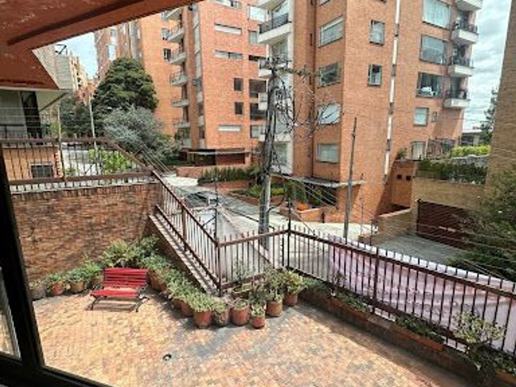 Apartamento en venta en Chicó Reservado, Bogotá · foto 2 de 17