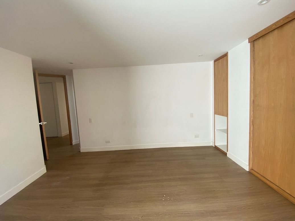 Apartamento de 4 alcobas en arriendo en Cr Sabana Grande Et. Iii, Bogotá, 244 m² · foto 8 de 19