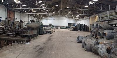 Bodega en ARRIENDO en CAZUCA, uso industrial de alto impacto, doble altura, con una subestación eléctrica de 800 kva de energía y disponibles 50 kva. 1150 mtrs2 de área libre de bodega, 50 mtrs2 se oficinas, pisos de alta resistencia, con acceso por la autopista sur y facilidad de trasporte por Transmilenio. Excelente precio