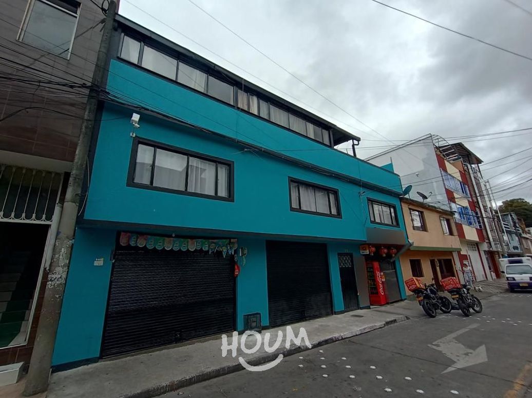 Casa de 6 alcobas en venta en Los Naranjos, Bogotá, 256 m² · foto 10 de 10