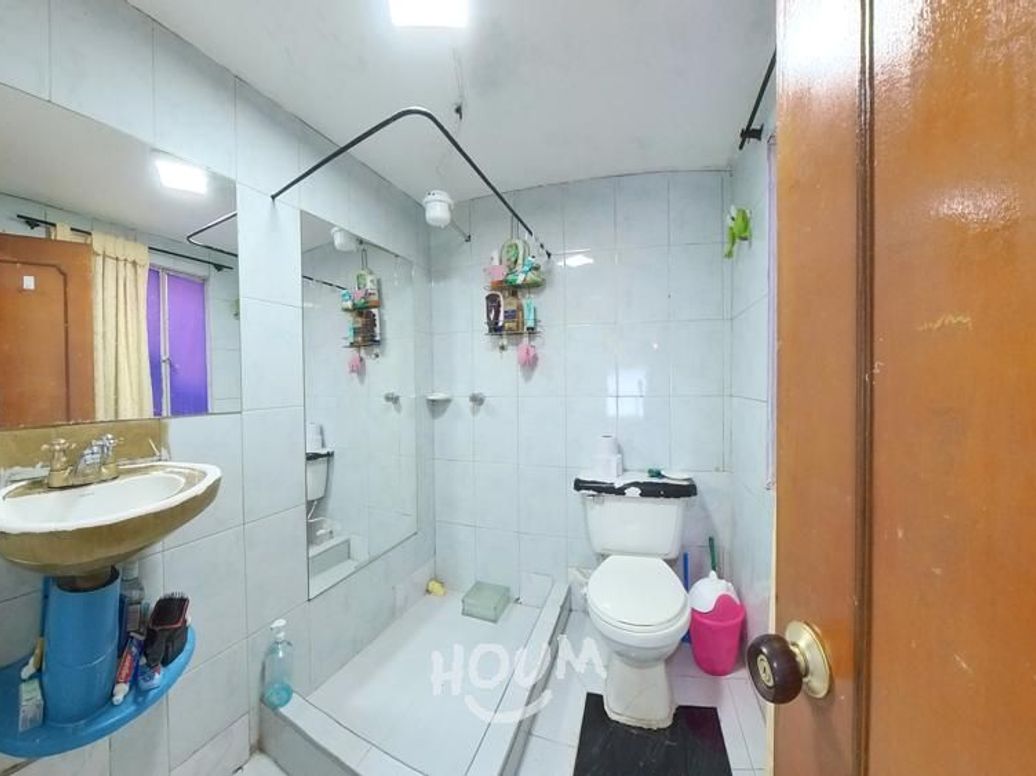 Casa de 6 alcobas en venta en Los Naranjos, Bogotá, 256 m² · foto 5 de 10