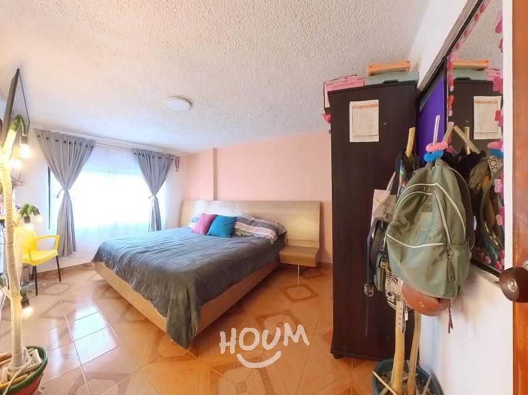 Casa de 6 alcobas en venta en Los Naranjos, Bogotá, 256 m² · foto 4 de 10