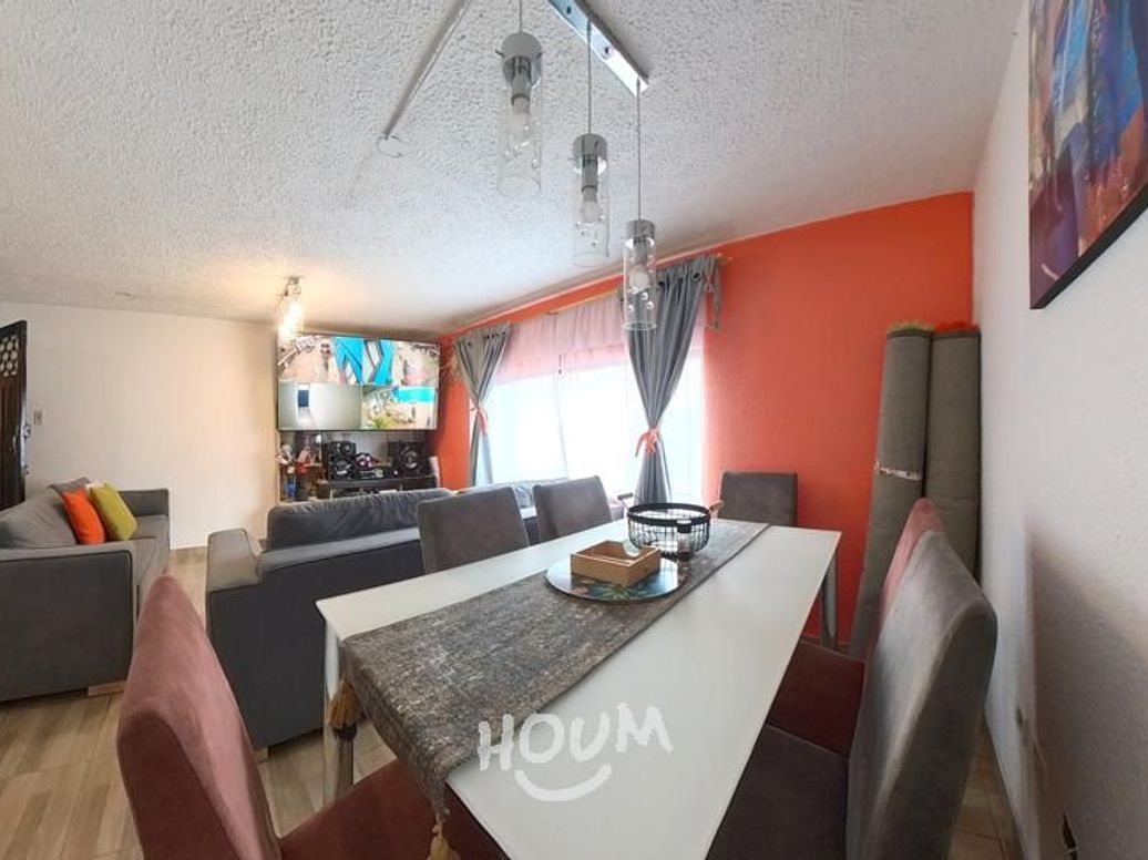 Casa de 6 alcobas en venta en Los Naranjos, Bogotá, 256 m² · foto 2 de 10