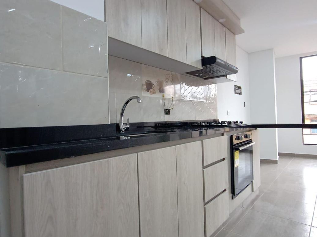 Apartamento de 3 alcobas en venta en Las Flores, Bogotá, 75 m² · foto 4 de 14