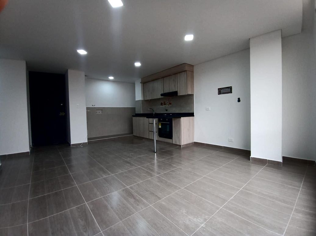Apartamento de 3 alcobas en venta en Las Flores, Bogotá, 75 m² · foto 2 de 14