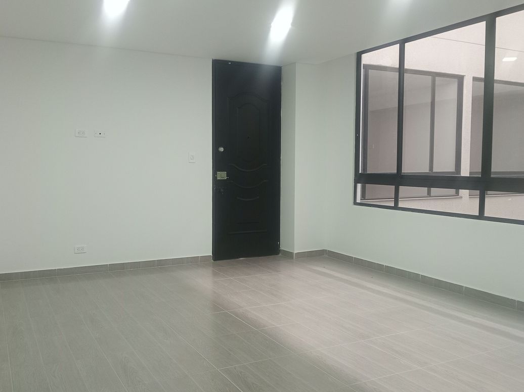 Apartamento de 2 alcobas en venta en Las Flores, Bogotá, 72 m² · foto 2 de 9