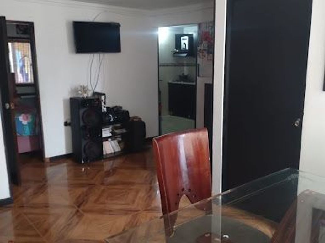 Casa de 10 alcobas en venta en Costa Rica, Bogotá, 410 m² · foto 11 de 20