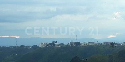 En el corazón de armenia, cerca de la plaza principal catedral gobernación y con diversos supermercados alrededor, con vista a la cordillera y zona sur de la ciudad, súper iluminado y excelente ventilación natural, acogedor y encantador.