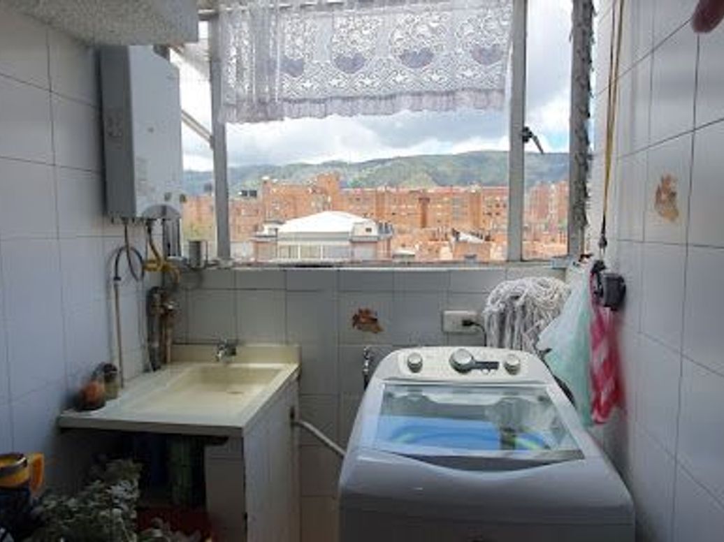 Apartamento de 4 alcobas en venta en Cedritos, Bogotá, 78 m² · foto 4 de 20